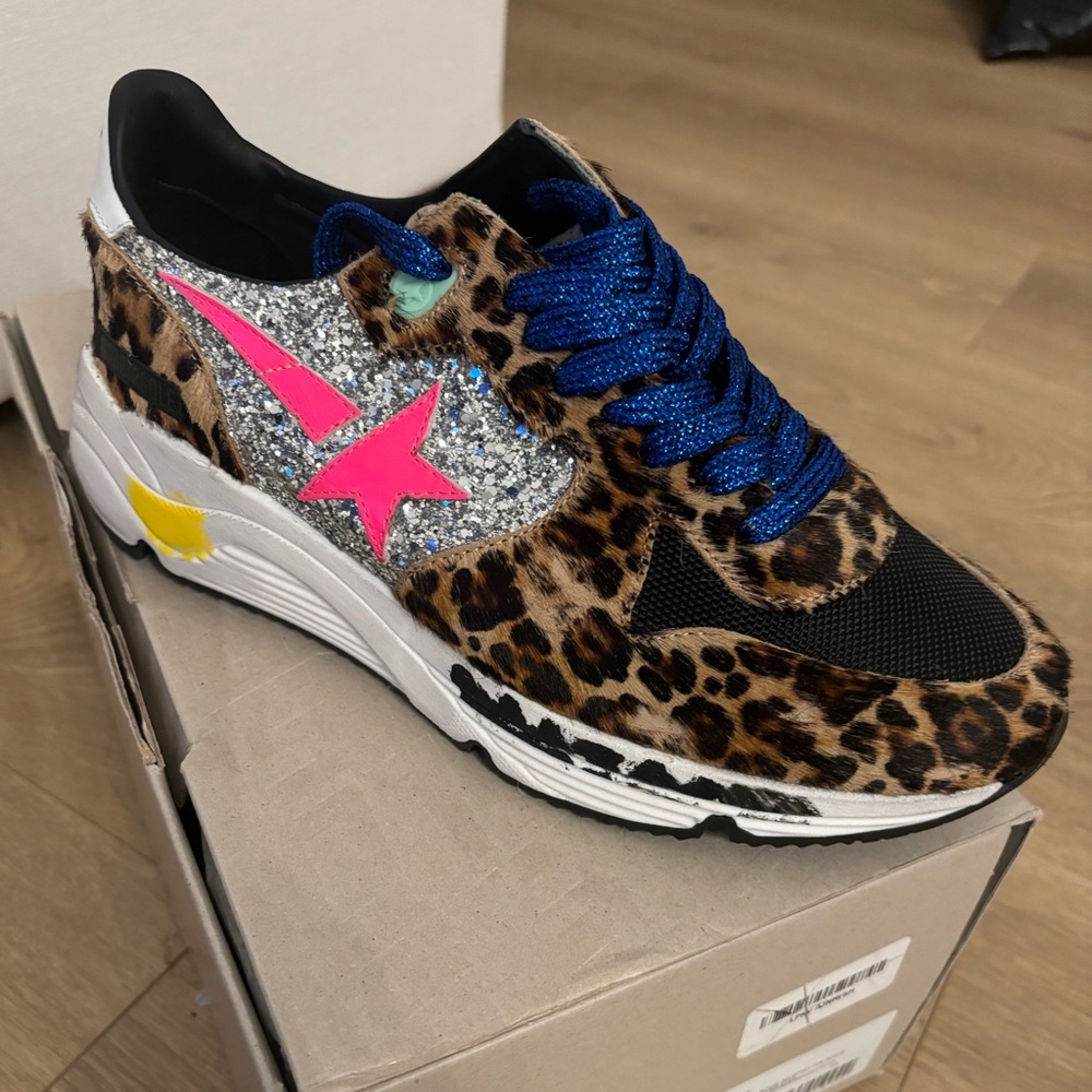 GOLDEN GOOSE DELUXE BRAND 
Calf Hair Star Sneakerbrown